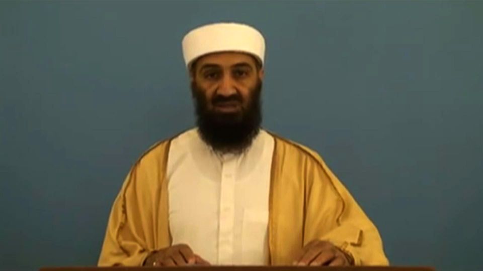Il 2 maggio 2011 sulla portaerei si &egrave; svolta la cerimonia funebre di Osama bin Laden, il leader di al Qaeda ucciso durante un raid delle forze speciali Usa nel suo nascondiglio ad Abbottabad, in Pakistan, e poi sepolto in mare.(foto Afp)&nbsp;