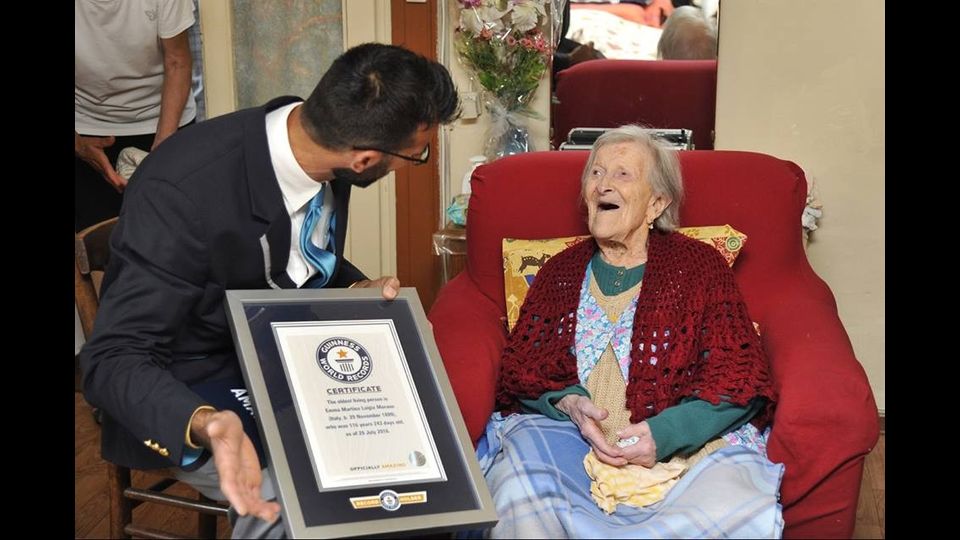 Emma Morano riceve la certificazione del suo record di longevit&agrave;&nbsp;(Foto Facebook)