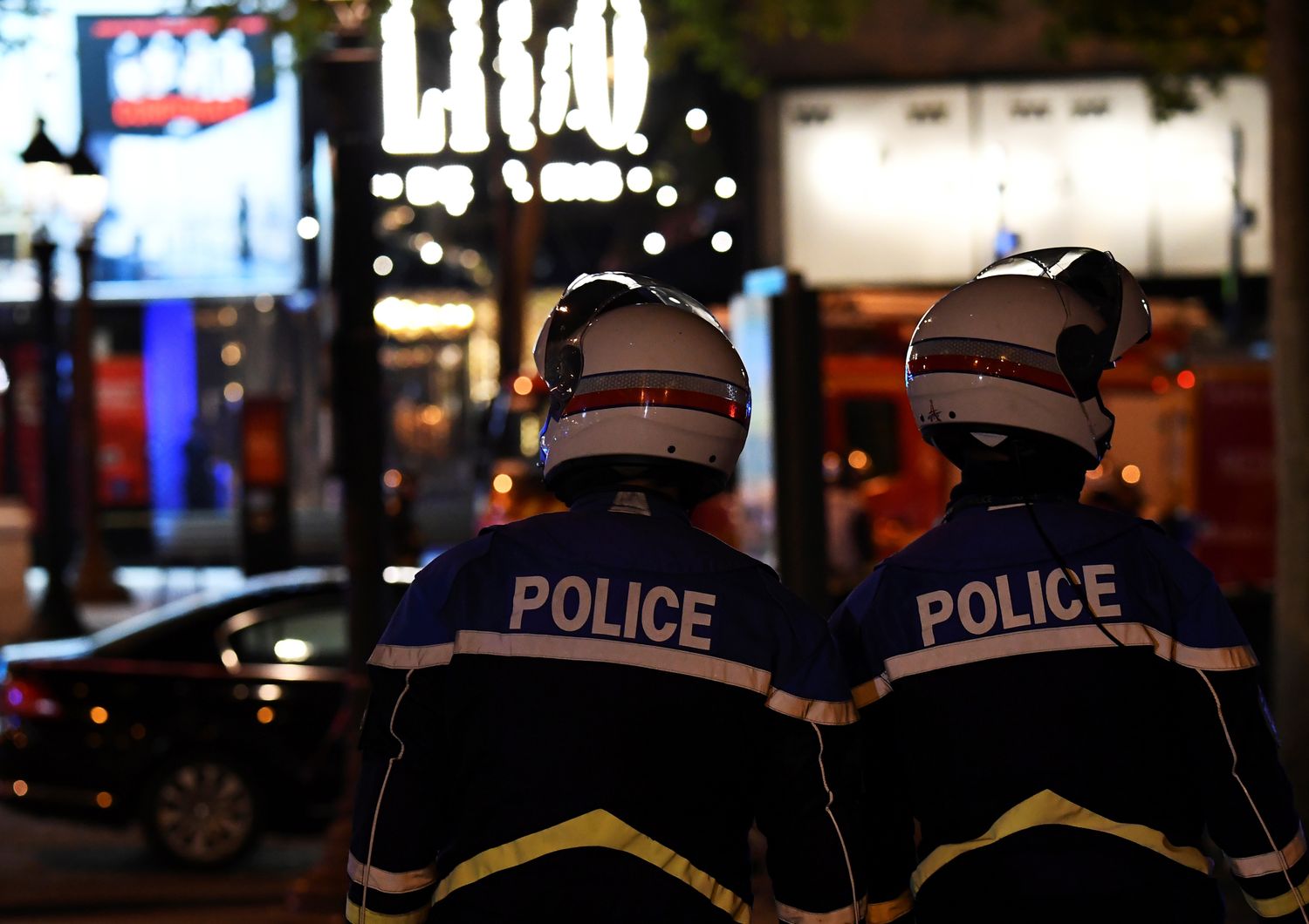 Terrore a Parigi: attacco con Kalashnikov