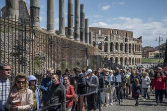 Roma - Turisiti in zona Colosseo e Palatino (Agf)&nbsp;