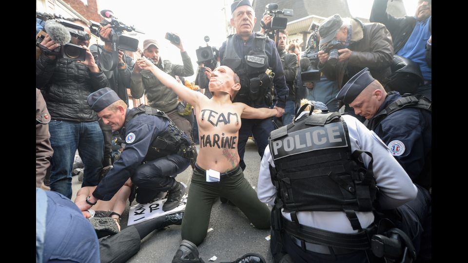 Presidenziali francesi: manifestazione Femen (afp)