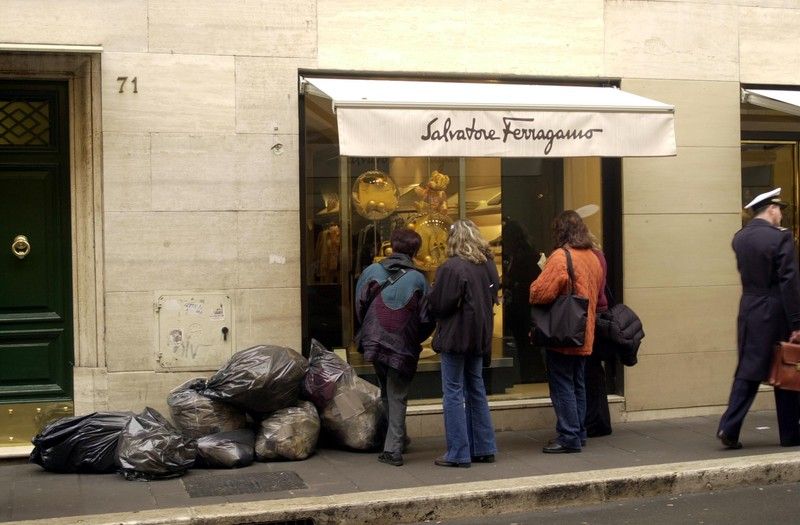 Rifiuti Roma - Via Condotti (Agf)&nbsp;