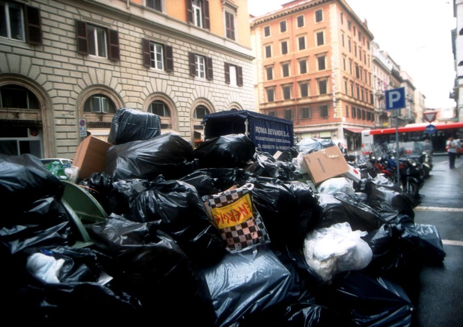 Rifiuti Roma - Via del Corso&nbsp;