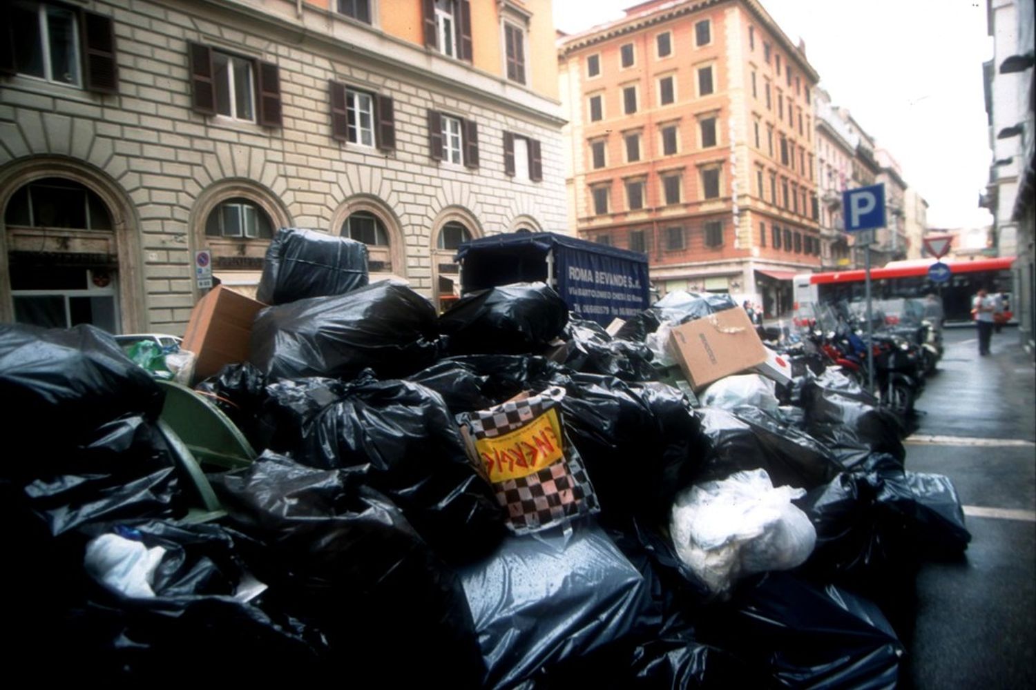Rifiuti Roma - Via del Corso (Agf)&nbsp;