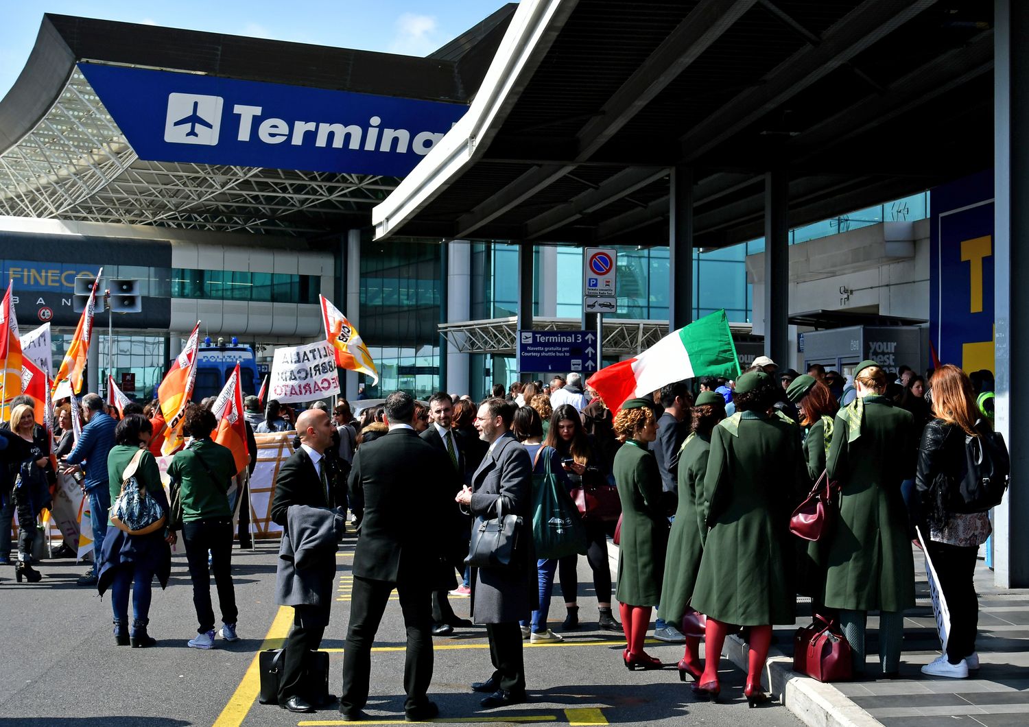 &nbsp;Alitalia, personale viaggiante, hostess, referendum (afp)
