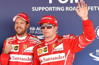 Sebastian Vettel e Kimi Raikkonen (afp)&nbsp;