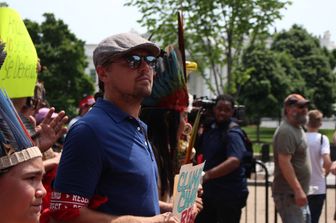 Washington - Leonardo Di Caprio a proteste contro politiche sul clima di Trump (Afp)