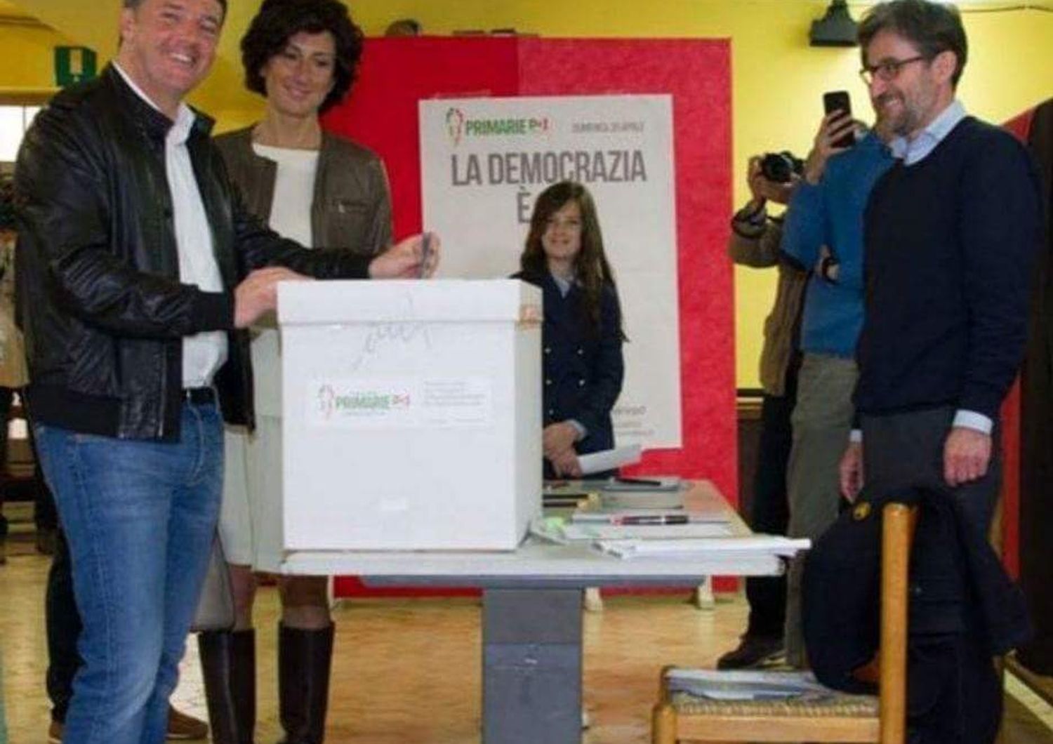 Primarie Pd: su 40 mila voti Renzi 72,9%, Orlando 21,5%, Emiliano 5,5%