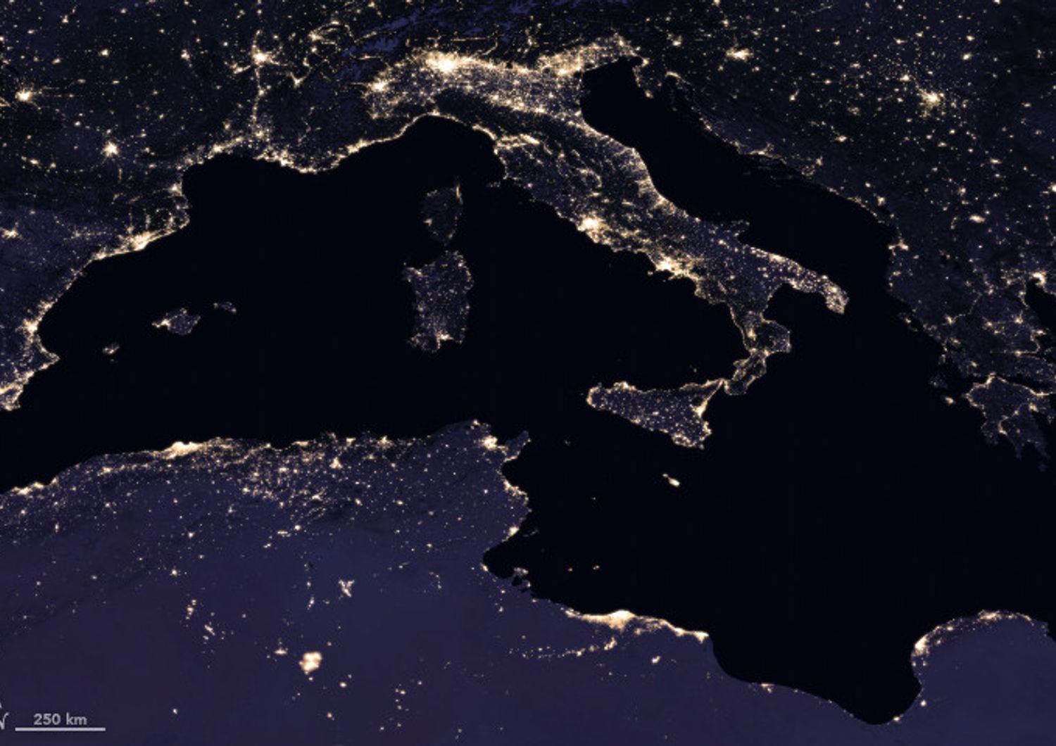 Le mappe (utilissime) delle luci artificiali della Terra