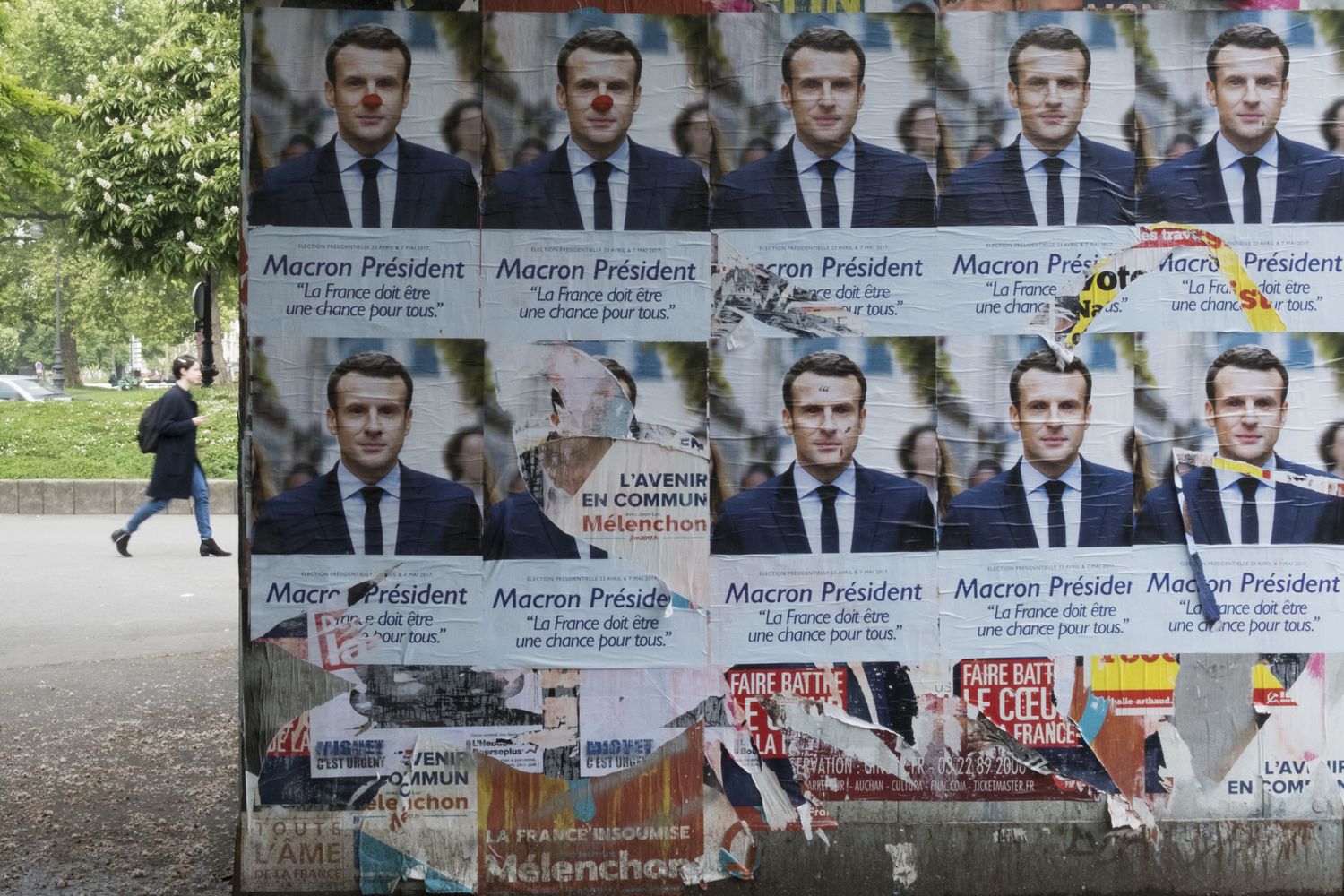Manifesti elettorali di Emmanuel Macron (Afp)&nbsp;