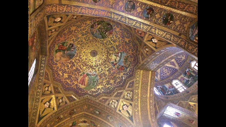 La cattedrale cristiana di Vank, nel quartiere armeno di nuova Jolfa, &egrave; tra i luoghi pi&ugrave; visitati della citt&agrave;. La costruzione e&rsquo; il migliore esempio al mondo del miscuglio tra l&rsquo;arte cristiana e quella persiana&nbsp;(foto di Davood Abbasi)