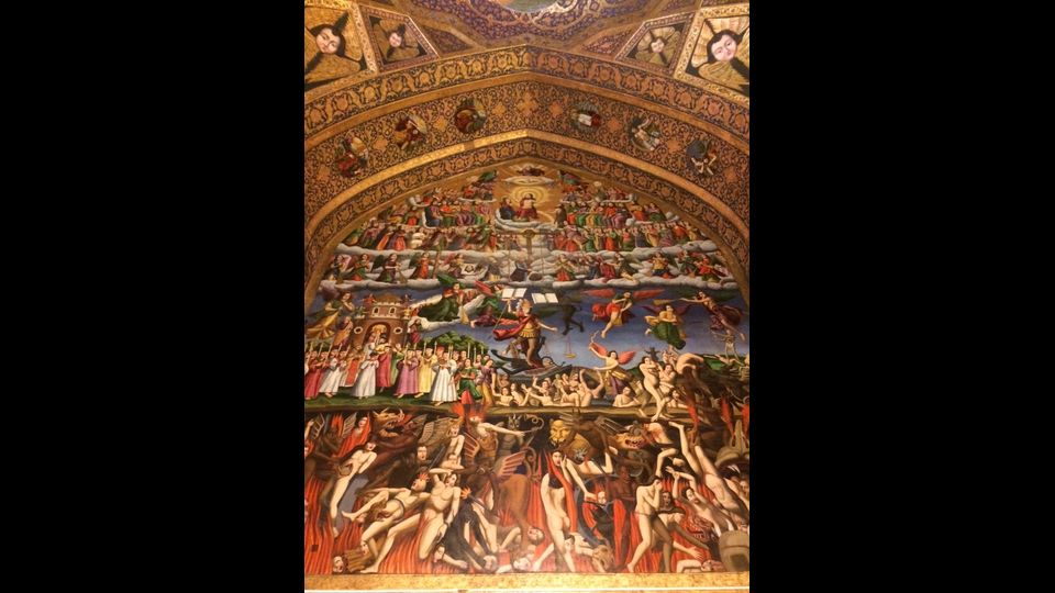 &ldquo;Il giudizio universale&rdquo;, realizzato agli inizi del 17esimo secolo dagli artisti armeni di Isfahan, seguendo le tecniche artistiche europee del tempo, &egrave; una delle pareti pi&ugrave; spettacolari della Chiesa&nbsp;(foto di Davood Abbasi)