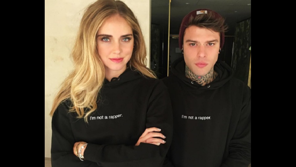 &nbsp;E' il 3 ottobre del 2016 e sugli account social di Chiara Ferragni e Fedez compare questa immagine. E' la fine di giorni di gossip e indiscrezioni e la prova che tra i due c'&egrave; qualcosa - foto Instagram