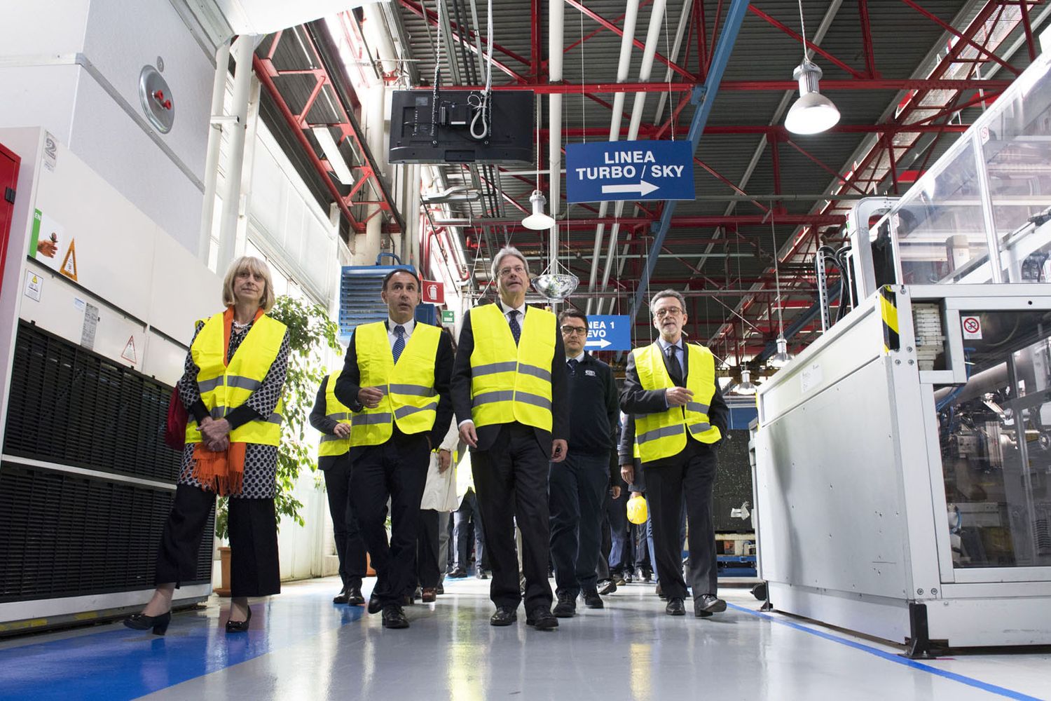 &nbsp;Paolo Gentiloni alla Magneti Marelli - foto Presidenza del Consiglio