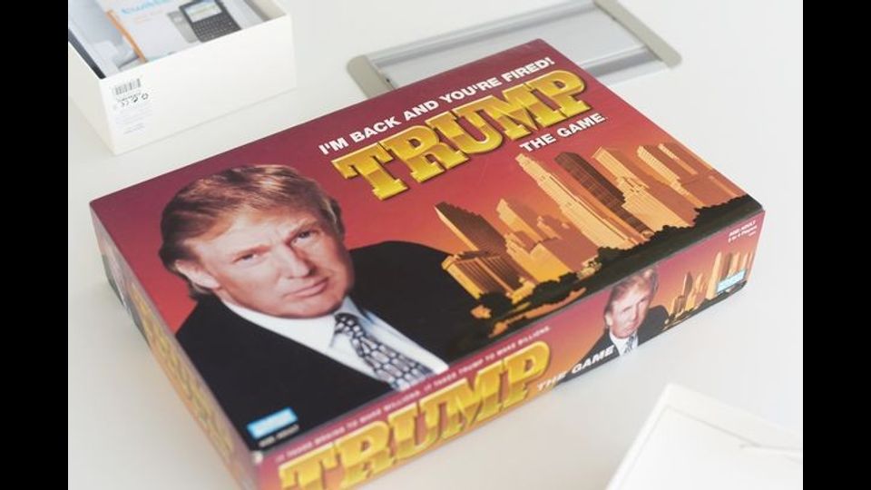 Quando ancora era 'solo' un imprenditore, nel 1989, Donald Trump lanci&ograve; questo gioco da tavolo simile al Monopoli. Ma le vendite furono scarse.Nel 2004, sull'onda del successo del reality show The Apprentice, in cui protagonista era proprio Trump, si rimise in commercio il gioco. Ma anche in questo caso fu un flop.