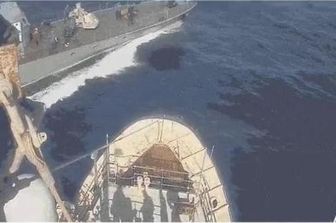 Duello in mare tra Ong e guardia costiera libica