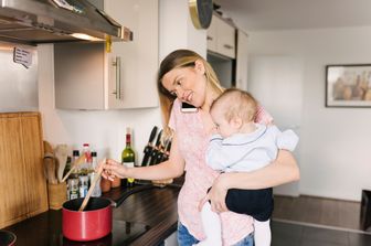 &nbsp;Mamma, lavoro (Afp)