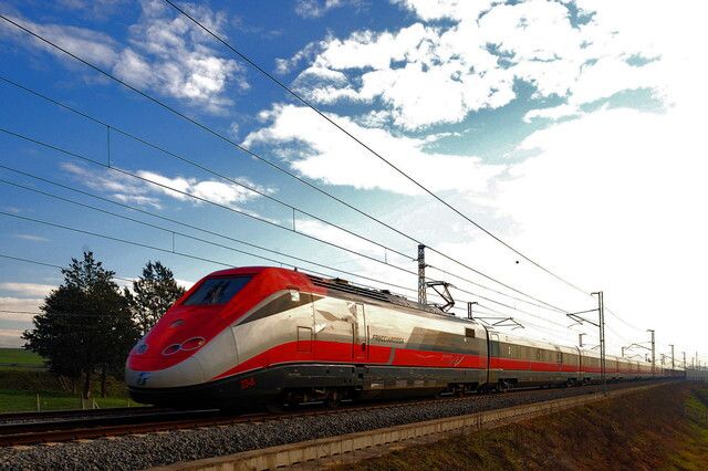 &nbsp;&quot;Tu non puoi passare&quot;: un treno dell'alta velocit&agrave; (Agf)