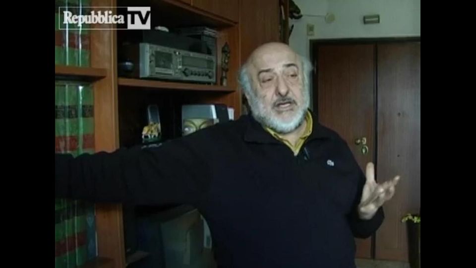 Uno dei due medici della Concordia, Sandro Cinquini fu uno degli ultimi ad abbandonare la nave, quando si stava gi&agrave; piegando. Fu tra gli uomini che soccorsero le 500 persone rimaste intrappolate nel lato sinistro.Cinquini svolge ancora l'attivit&agrave; di medico di bordo sulle navi della Costa Crociere, dove trascorre numerosi mesi l'anno. &quot;Il comandante Schettino ha osato troppo&quot;, dichiar&ograve;, &quot;Il mare non sopporta l'arroganza&quot;.&nbsp;