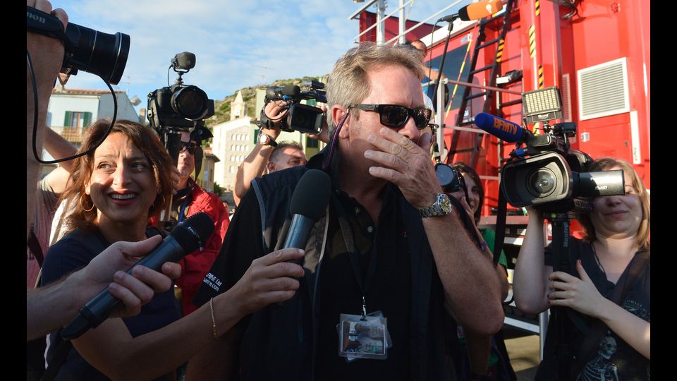 Il sudafricano Nick Sloane fu l'uomo che coordin&ograve; i lavori per raddrizzare la Concordia e rimetterla in galleggiamento. Oggi si occupa ancora del recupero di relitti navali per l'azienda specializzata Resolve Marine Group.&quot;Erano due, le sfide&quot;, raccont&ograve; in un'intervista a Repubblica, &quot;c'era lo squarcio dentro la nave, molto grande, la prima sfida &egrave; stata trovare l'esatta posizione per la piattaforma che avrebbe dovuto mettere Concordia nella giusta posizione. E poi nessuno era contento, il morale era molto basso. Ho dovuto trovare immediatamente una soluzione&quot;.