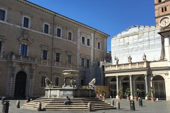 Piazza di Santa Maria in Trastevere&nbsp;