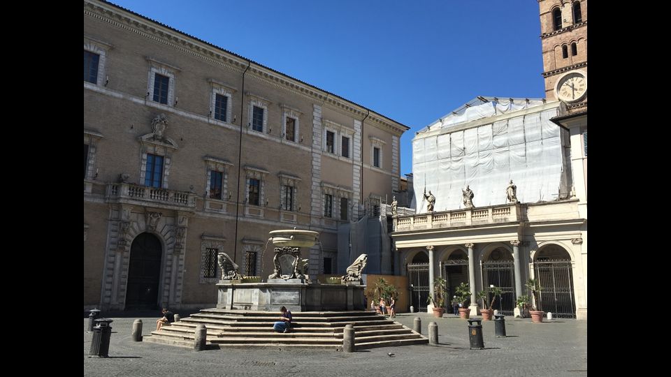 Piazza di Santa Maria in Trastevere (foto di Cecilia Scaldaferri)