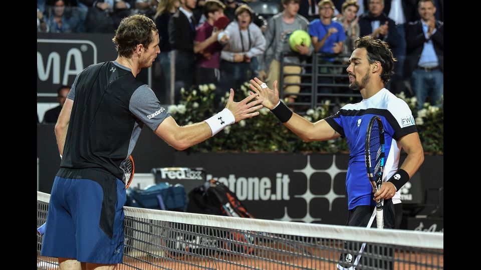 &nbsp; Fabio Fognini e Andy Murray durante il match del torneo di tennis ATP Roma, &nbsp;al Foro Italico di Roma (Afp)&nbsp;