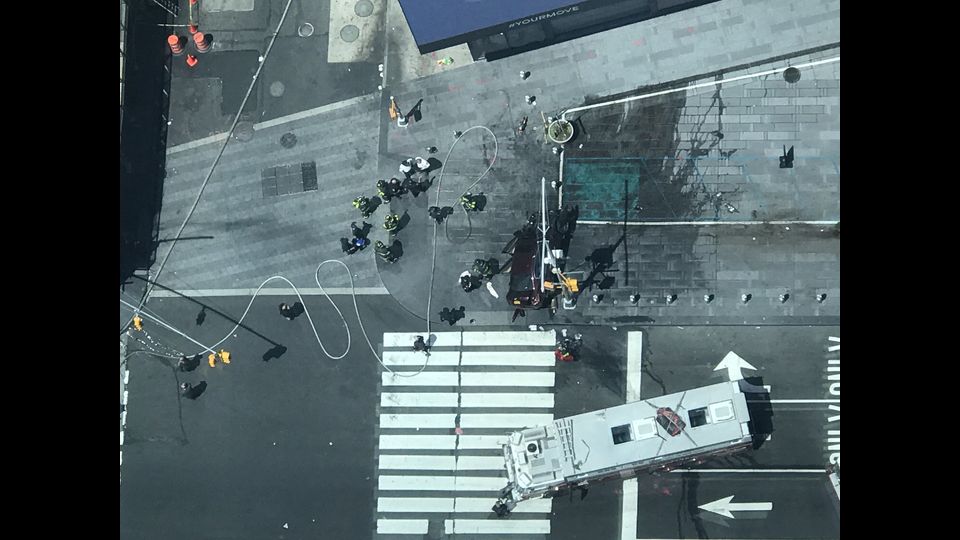 Auto piomba sulla folla: terrore a Times Square (Afp)&nbsp;