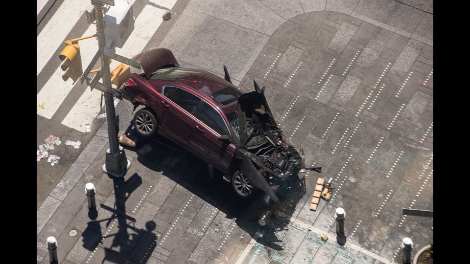 Auto piomba sulla folla: terrore a Times Square (Afp)&nbsp;