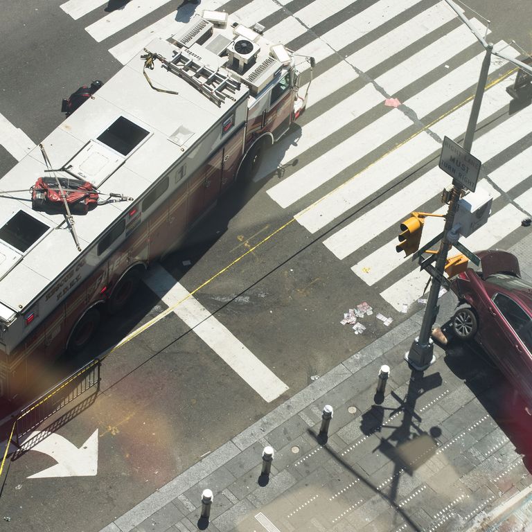 Auto piomba sulla folla: terrore a Times Square (Afp)&nbsp;