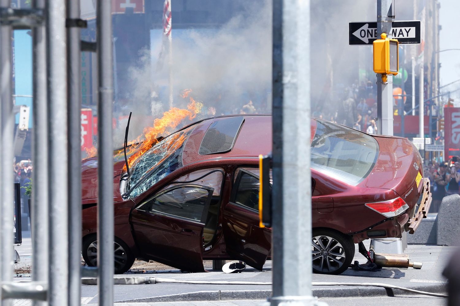 Auto piomba sulla folla: terrore a Times Square (Afp)&nbsp;