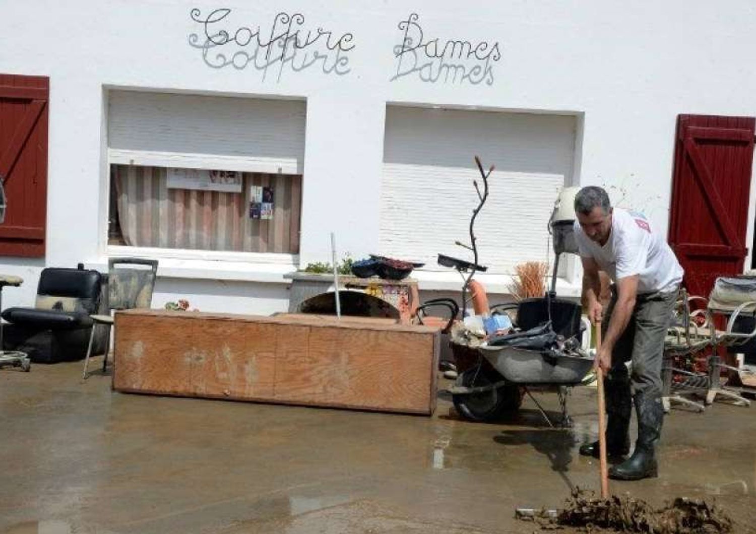 Francia: alluvioni nel sud, 5 morti in un campeggio inondato