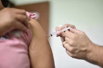 Vaccinazione - Afp