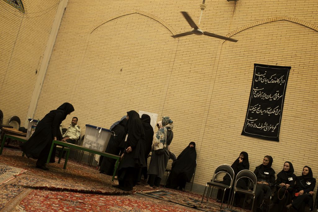 &nbsp;Un seggio elettorale a Yazd