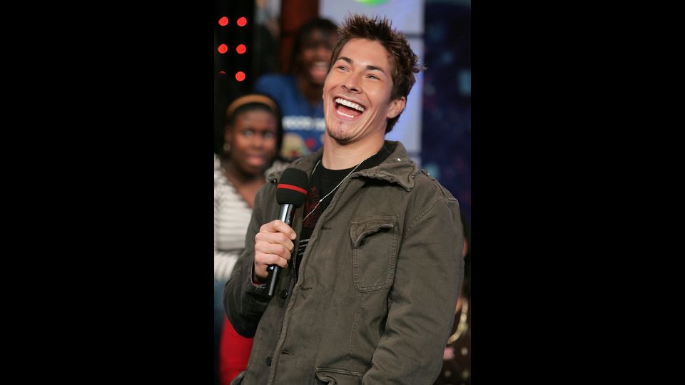 Nicky Hayden sul palco degli MTV al MTV Times Square Studios il 12 novembre 2007 a New York (Afp)