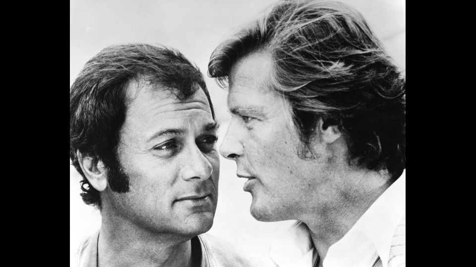 Roger Moore e Tony Curtis nella serie tv &quot;Attenti a quei due&quot;, stagione 1971-1972 (Afp)
