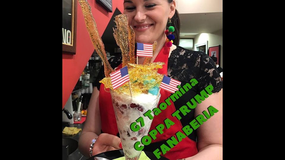 L'idea &egrave; venuta in un contesto di polemiche e malumori dei cittadini di Taormina per la scelta della citt&agrave; come location del summit: &quot;Volevo tirare fuori una una cosa positiva. Ospitare il vertice qui per noi &egrave;stato un privilegio e dovevamo esserne orgogliosi&quot;.Ma il gelato non &egrave; l'unica creazione di Fanaberia: &egrave; stato ideato anche un 'cocktail G7' a base di zenzero e di un liquore blu, il Curacao, &quot;perch&eacute; il logo del vertice &egrave; blu&quot;. Infine una coppa dedicata al presidente del Consiglio europeo Donald Tusk. &quot;Per un semplice motivo - conclude Perdichizzi - il brand Fanaberia &egrave; una parola polacca che significa bello, sfizioso, particolare, qualcosa di ricercato&quot;.&nbsp;&nbsp;