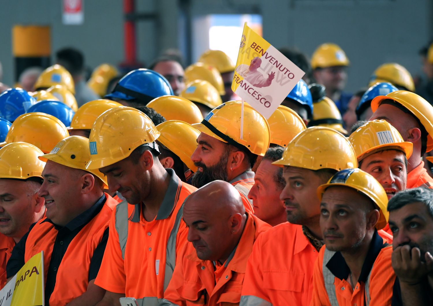 &quot;La mancanza di lavoro &egrave; molto pi&ugrave; del venire meno di una sorgente di reddito, il lavoro &egrave; molto pi&ugrave; di questo, lavorando noi diventiamo pi&ugrave; persona, l'umanit&agrave; fiorisce, i giovani diventano adulti solo lavorando. La creazione continua ogni giorno grazie alle mani e alle menti dei lavoratori&quot;. Sono parole di Papa Francesco nell'intervento all'Ilva di Genova.