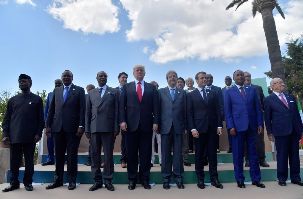 I leader del G7 con i presidenti di alcuni Paesi africani invitati al summit