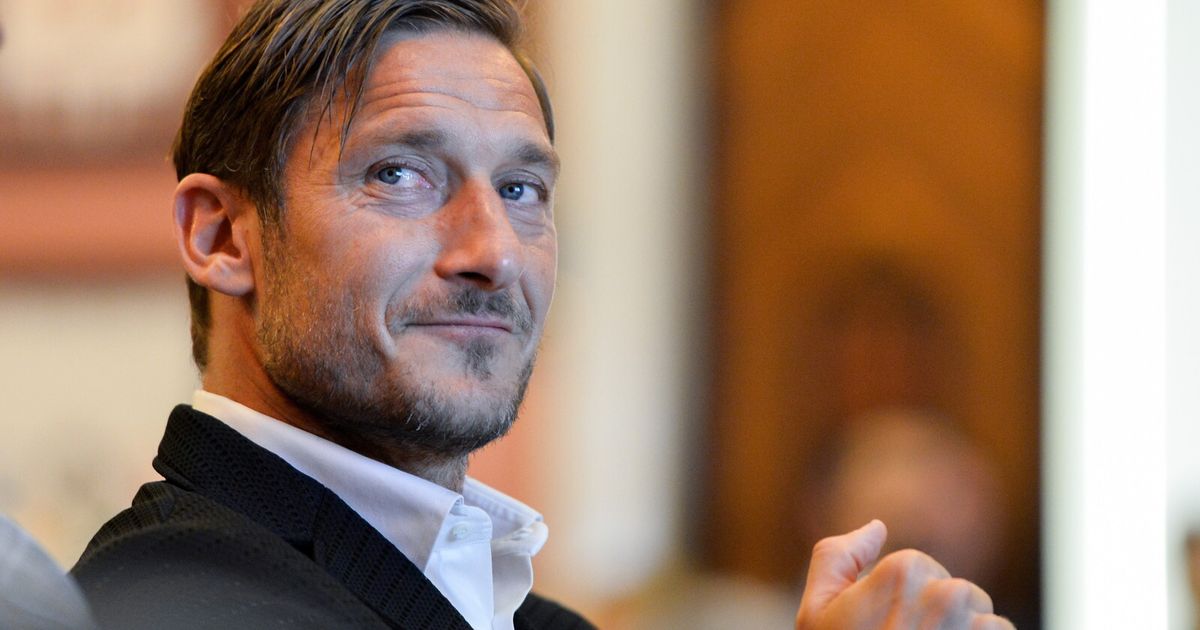 Mozione bipartisan in Campidoglio: Lupa Capitolina a Totti