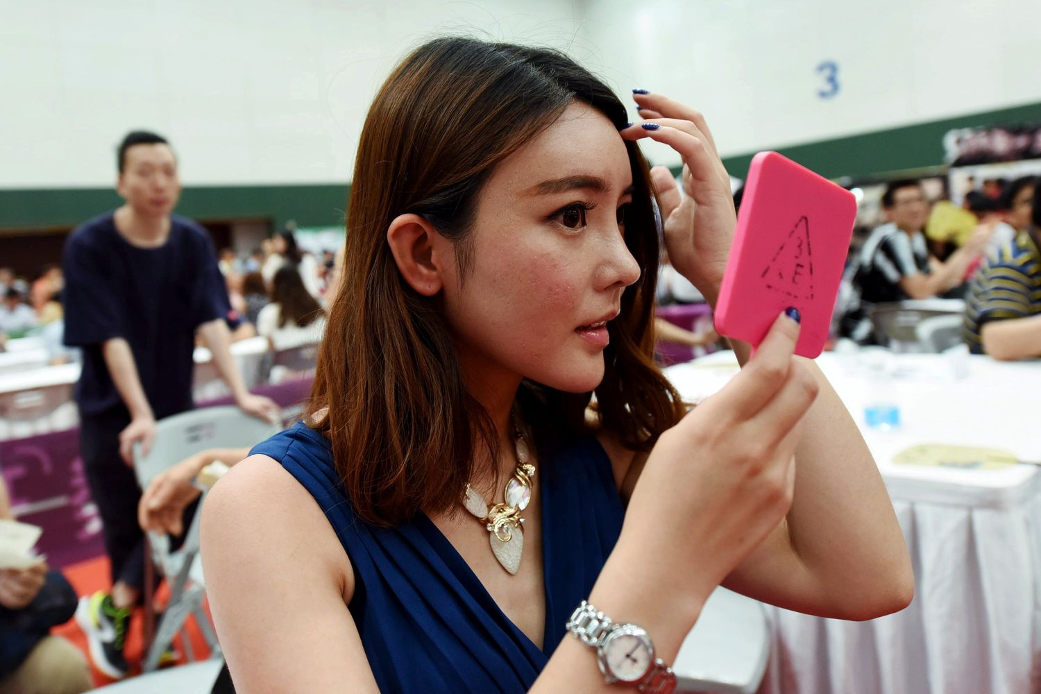 &nbsp;lookmaker ragazza specchio