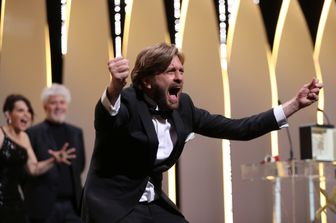 Festival di Cannes - Il regista Ruben Ostlund riceve la Palma d'oro per &quot;The Square&quot; (Afp)