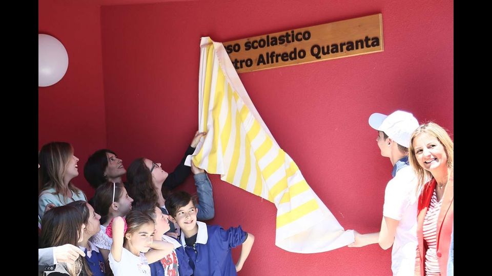 Cosa ci fa una scuola in perfetto stile svedese ecosostenibile, in legno e con grandi vetrate nel Parco Nazionale del Gran Sasso? L'ha donata Ikea ai bambini e i ragazzi di Crognaleto dopo il terremoto che a fine agosto ha colpito il centro Italia.&nbsp;Il complesso &ldquo;Alfredo Quaranta&rdquo; comprende una scuola dell&rsquo;infanzia, primaria e secondaria di primo grado, ed &egrave; pronta ad accogliere gli oltre 60 studenti del comune del teramano.