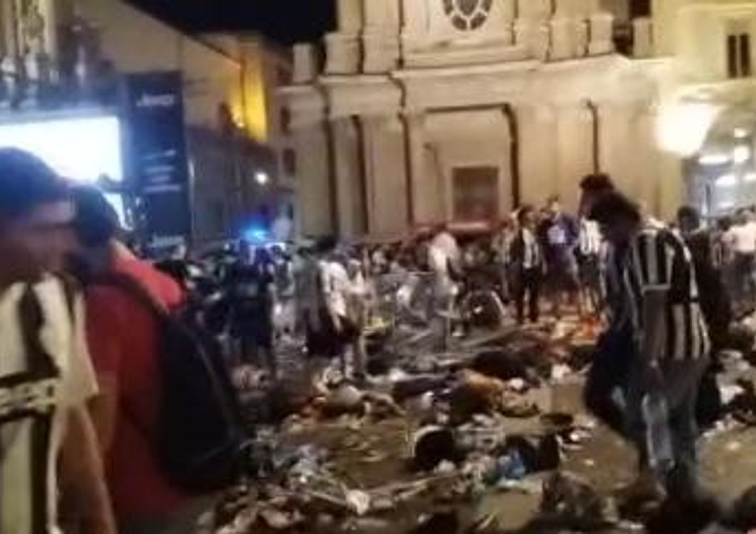 &nbsp;Scene di guerra a Torino (foto video Vista)