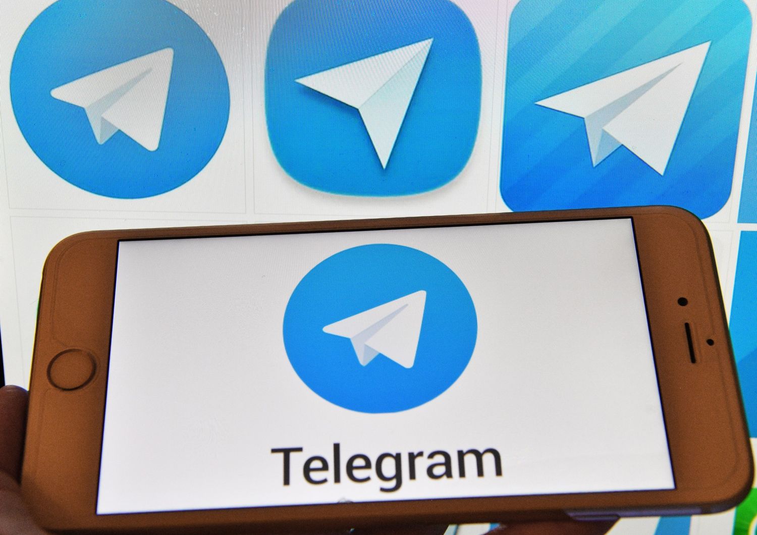 &nbsp;Telegram