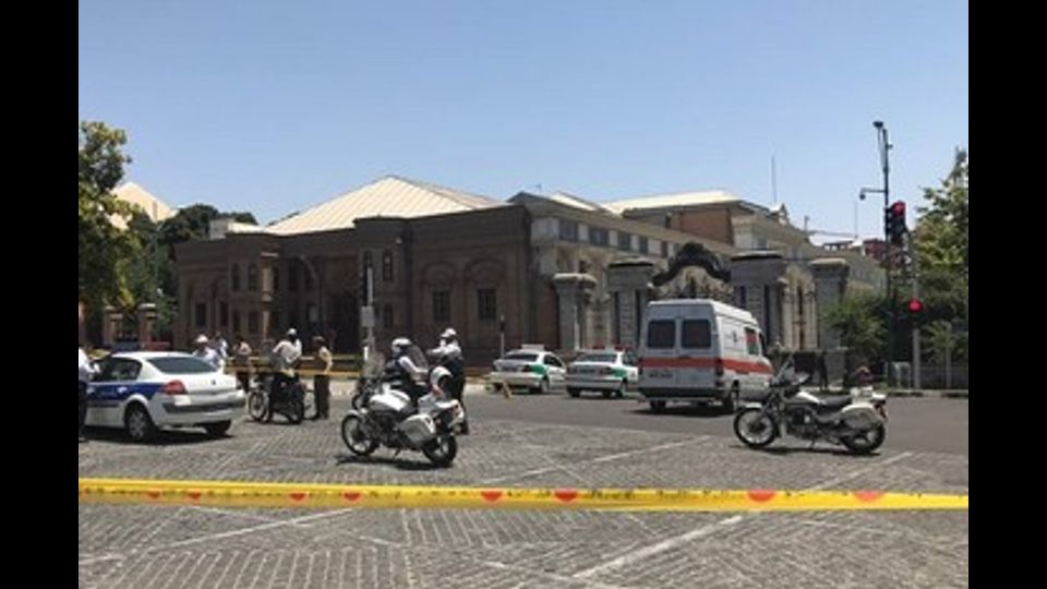 &nbsp;Iran attacco al parlamento, la polizia effettua i sopralluoghi (Afp)