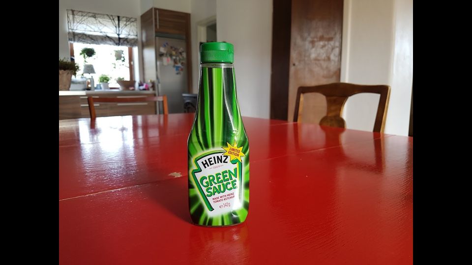 &nbsp;Il ketchup verde della Heinz. Composto da pomodori verdi, fu messo in commercio nel 2000. Ma dopo che alcuni milioni di esemplari furono venduti, la successiva perdita di interesse dei consumatori costrinse l'azienda a smettere di produrlo nel 2006.