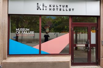 Dimenticate i capolavori, le innovazioni di successo e le intuizioni rivoluzionarie: anche i fallimenti sono da celebrare. E per questo &egrave; nato il museo dei fallimenti di Helsingborg, in Svezia. Ha aperto i battenti e si concentra sui prodotti commerciali di maggior insuccesso.La filosofia dietro il progetto, come spiegava anche Riccardo Luna, &egrave; quella di dimostrare che i fallimenti non sono che delle tappe verso il successo.&nbsp;
