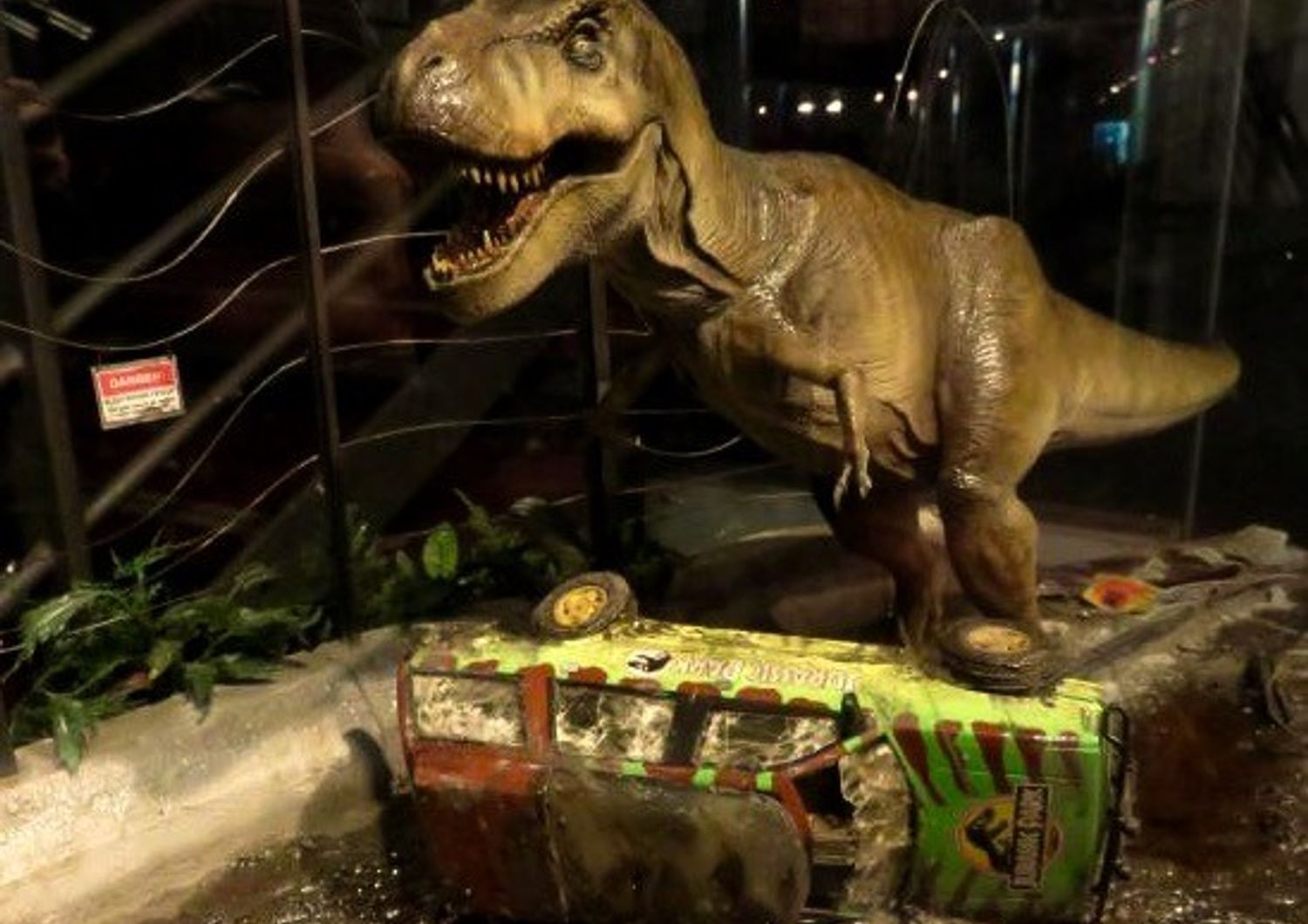 Jurassic Park - 1993 - Ricostruzione in miniatura del T. rex del film nel Museo nazionale del cinema di Torino (wikipedia)&nbsp;