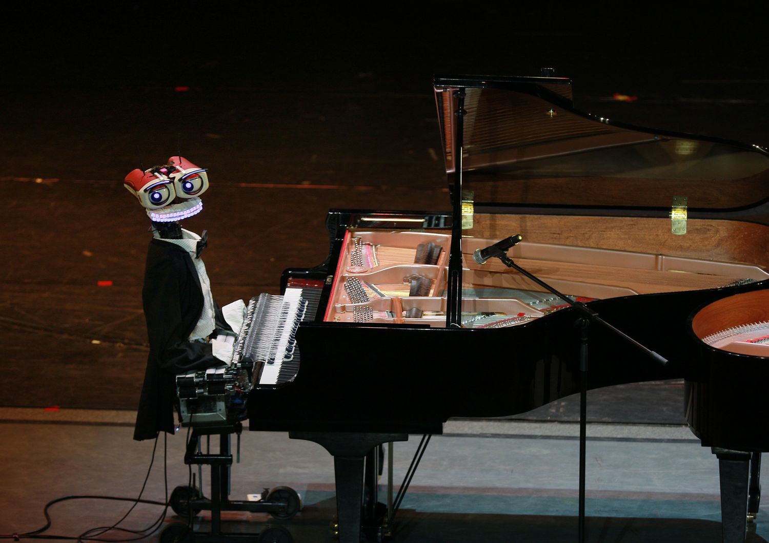 &nbsp;Teotronica, il robot pianista (Afp)